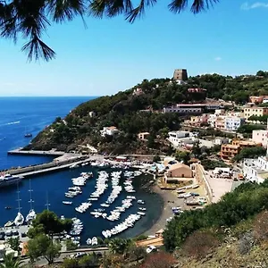 Appartamento Piccolo E Grazioso Al Centro Di Ustica, Isola di Ustica